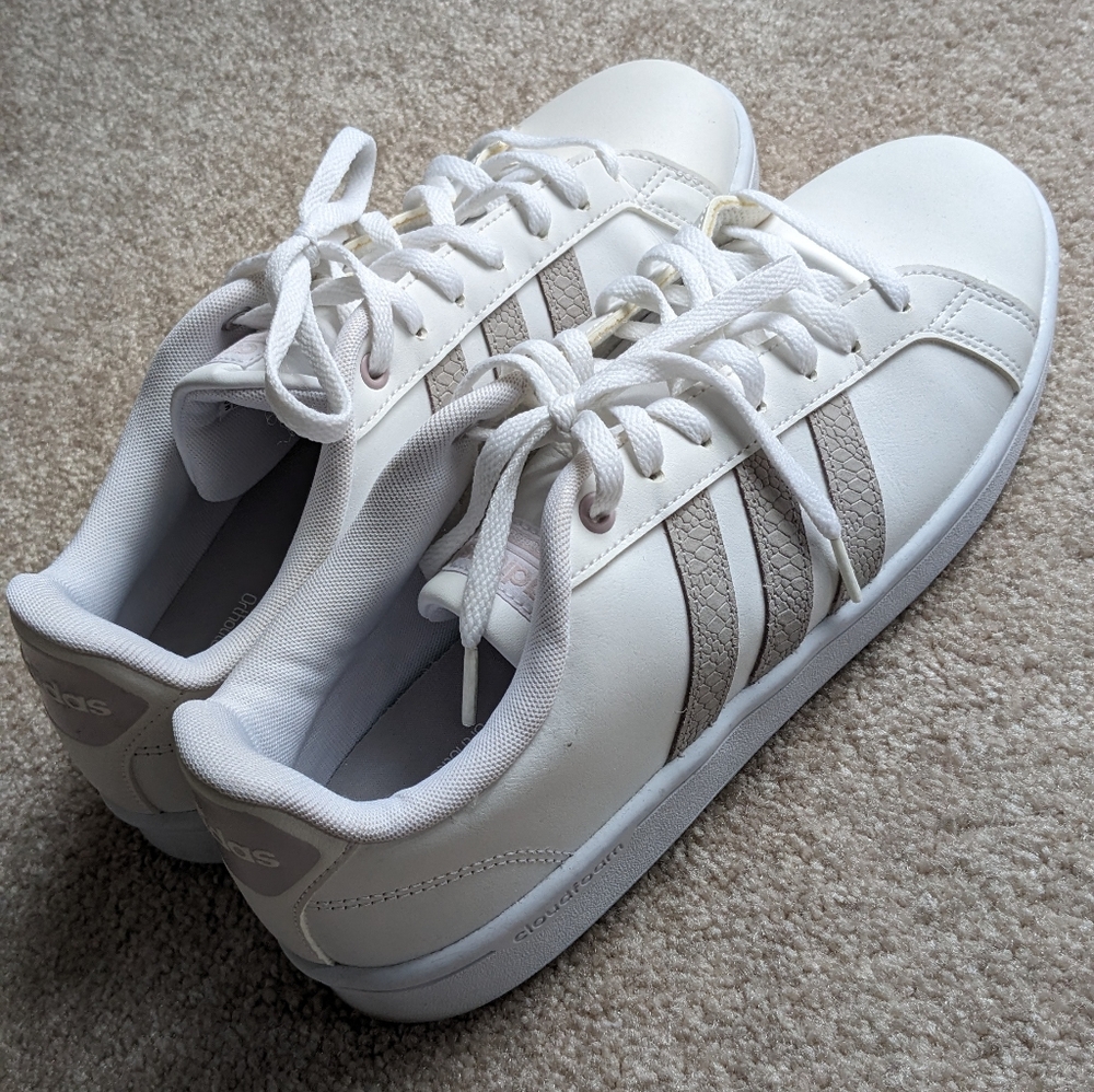 Adidas Sneakers